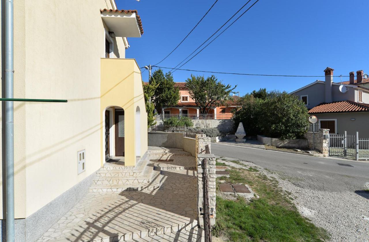 הוילה House Premantura 1096 מראה חיצוני תמונה